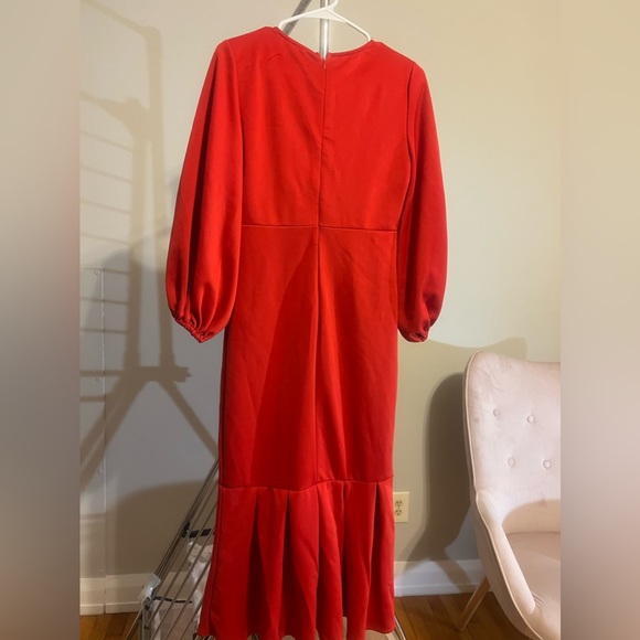 Nice formal dress - Picture 2 of 2